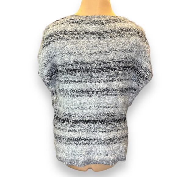 BCBGeneration Fuzzy Oversized Sleeveless Sweater Size XS/S Black/White/Gray - Picture 5 of 10